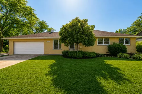17649 65th Ave, Tinley Park, IL 60477