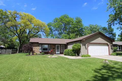 206 E Cunningham Dr, Palatine, IL 60067