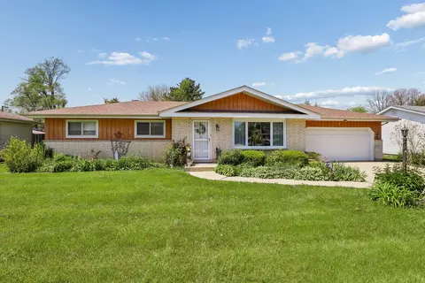 2 N160 Fairfield Ave, Lombard, IL 60148