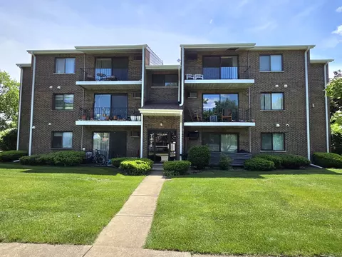7325 W Tiffany Dr #1B, Orland Park, IL 60462