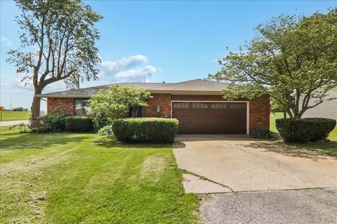 209 N Birch St, Maroa, IL 61756