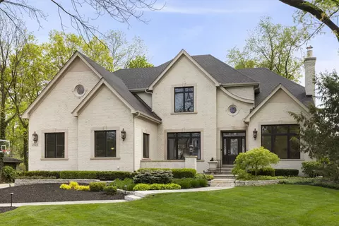 1046 Sylvan Cir, Naperville, IL 60540