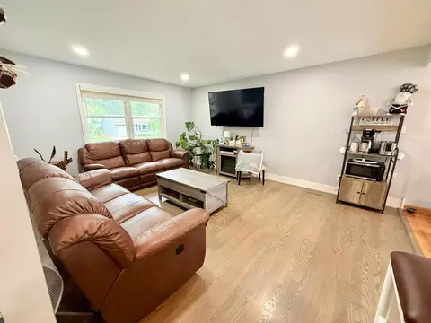 Living - 6705 Pheasant Trl, Cary, IL 60013 photo 1 of 4