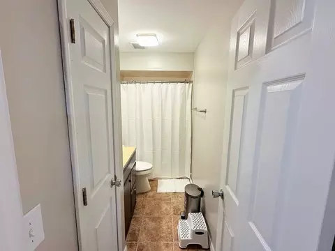 Bath - 6705 Pheasant Trl, Cary, IL 60013 photo 1 of 3