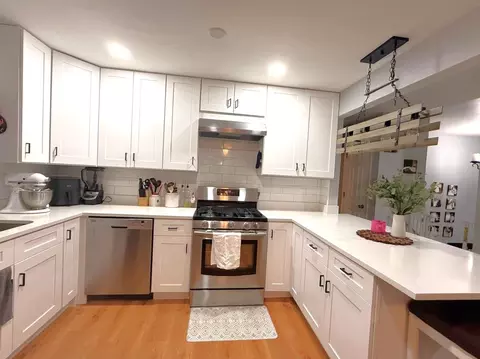 Kitchen - 6705 Pheasant Trl, Cary, IL 60013 photo 1 of 2