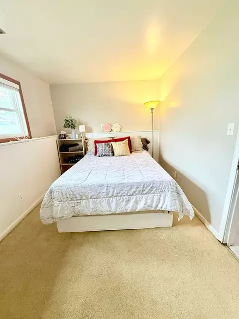 Bedroom - 6705 Pheasant Trl, Cary, IL 60013 photo 3 of 3