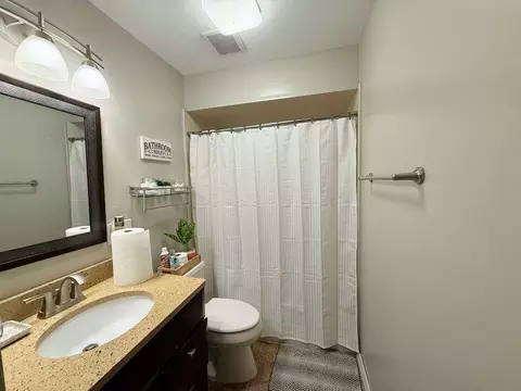 Bath - 6705 Pheasant Trl, Cary, IL 60013 photo 2 of 3