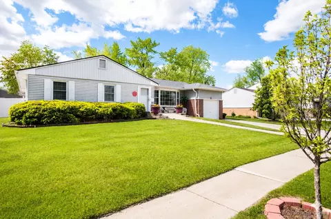 1359 E Dorothy Dr, Palatine, IL 60074