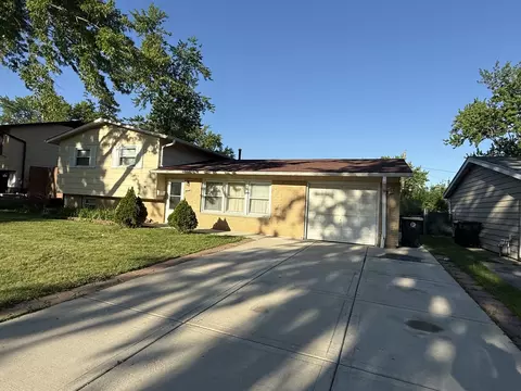 7127 Glenwood Ln, Hanover Park, IL 60133