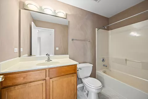 Bath - 1730 Kenicott Ct, Plainfield, IL 60586 photo 1 of 3