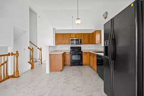 Kitchen - 1730 Kenicott Ct, Plainfield, IL 60586 photo 2 of 3