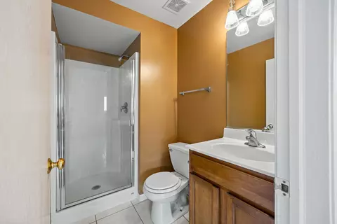 Bath - 1730 Kenicott Ct, Plainfield, IL 60586 photo 3 of 3