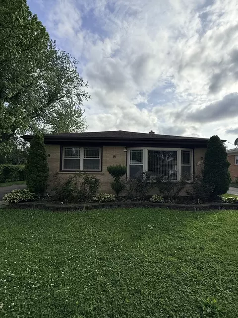 15646 Church Dr, South Holland, IL 60473