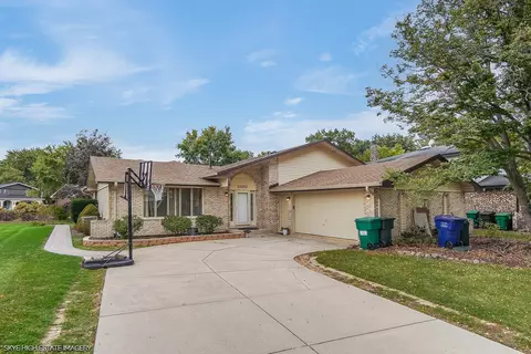 12152 Forestview Dr, Orland Park, IL 60467