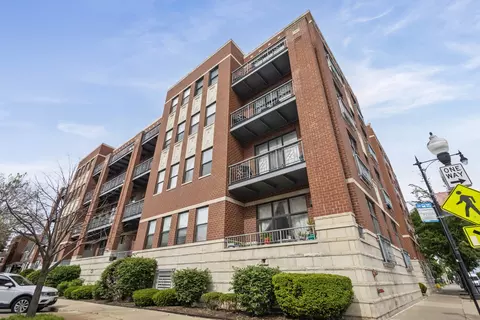 4011 N Francisco Ave #205, Chicago, IL 60618