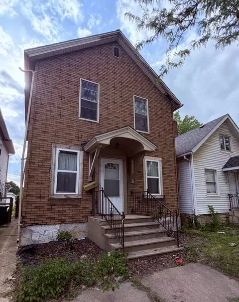 825 N Broadway St, Joliet, IL 60435