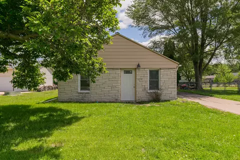 1150 48th St, Moline, IL 61265