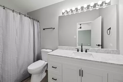 Bath - 5724 Brosam Dr, Plainfield, IL 60586 photo 1 of 2