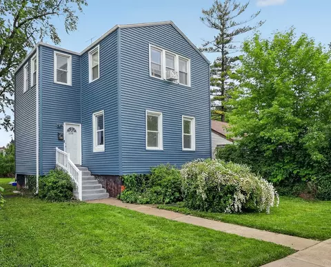 1112 Hartrey Ave, Evanston, IL 60202