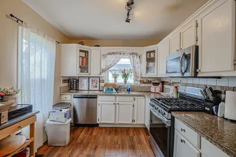 Kitchen - 4123 Prescott Ave, Lyons, IL 60534 photo 3 of 3