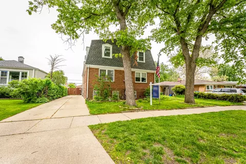 4521 S Wisconsin Ave, Forest View, IL 60402