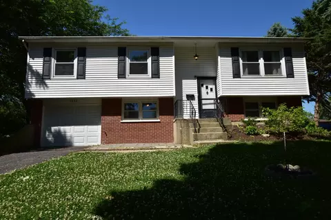 7852 Sprucewood Ave, Woodridge, IL 60517