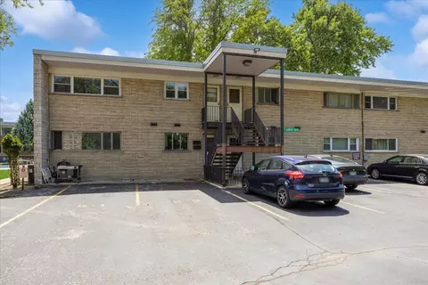 5 Garden Dr #5, La Grange Park, IL 60526