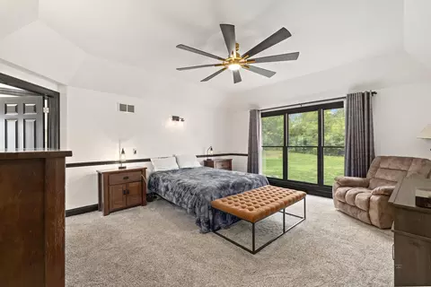 Bedroom - 5901 Whiting Dr, Mchenry, IL 60050 photo 1 of 5