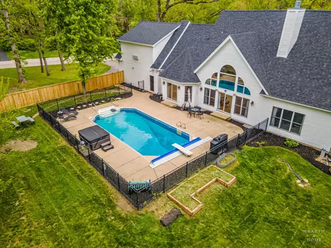 Exterior - 5901 Whiting Dr, Mchenry, IL 60050 photo 3 of 6