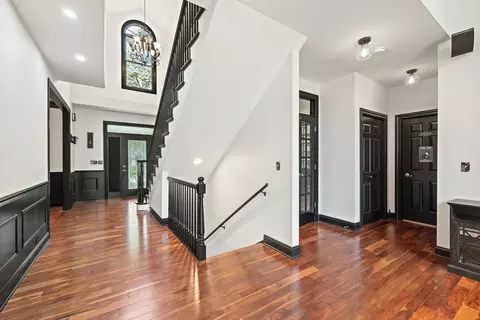 Entry Way - 5901 Whiting Dr, Mchenry, IL 60050 photo 1 of 2