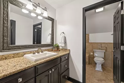 Bath - 5901 Whiting Dr, Mchenry, IL 60050 photo 6 of 8