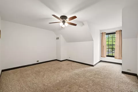 Bedroom - 5901 Whiting Dr, Mchenry, IL 60050 photo 3 of 5