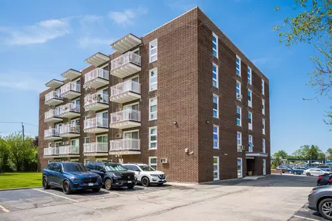 7225 W Higgins Ave #502, Chicago, IL 60656