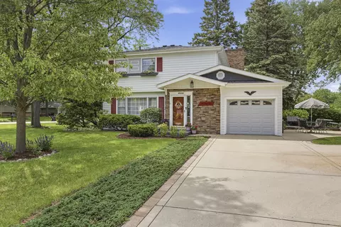 27 W231 Bolles Ave, Winfield, IL 60190