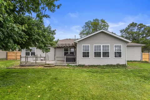 Exterior - 809 S Scarborough St, Sidney, IL 61877 photo 4 of 6