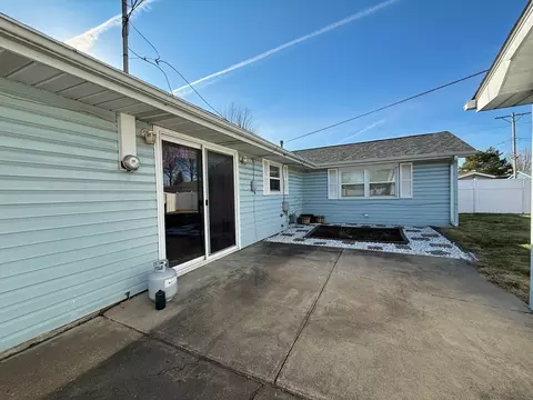 Exterior - 2406 11th St, Silvis, IL 61282 photo 7 of 10