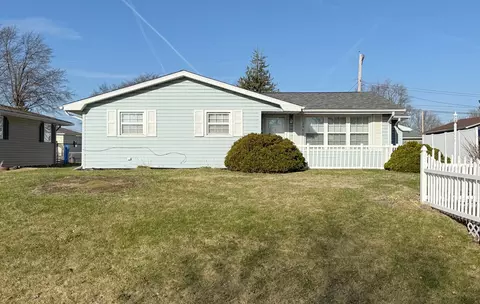 2406 11th St, Silvis, IL 61282