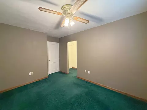 Bedroom - 971 41st St, Moline, IL 61265 photo 5 of 6