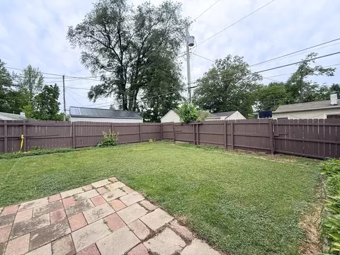 Exterior - 971 41st St, Moline, IL 61265 photo 4 of 6