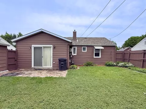 Exterior - 971 41st St, Moline, IL 61265 photo 5 of 6