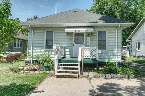2108 Camanche Ave, Clinton, IA 52732