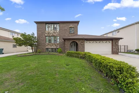 11201 S Helena Dr, Palos Hills, IL 60465