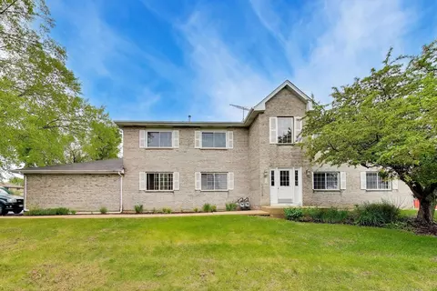 365 Stonington Pl #365, South Elgin, IL 60177