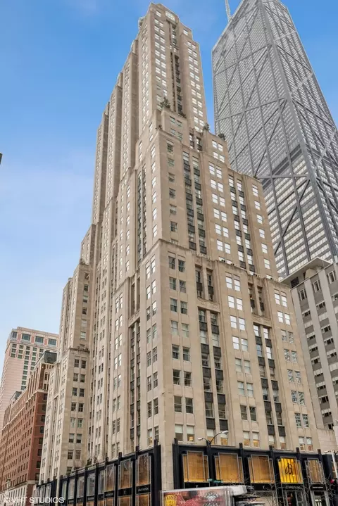 159 E Walton Pl #28A, Chicago, IL 60611