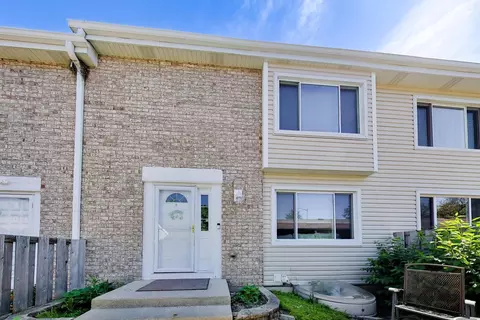 289 Barclay Dr, Glendale Heights, IL 60139