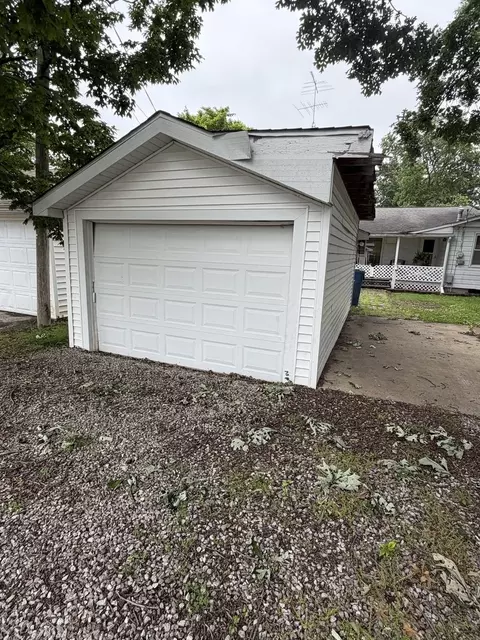 Exterior - 438 Anderson St, Centralia, IL 62801 photo 3 of 3