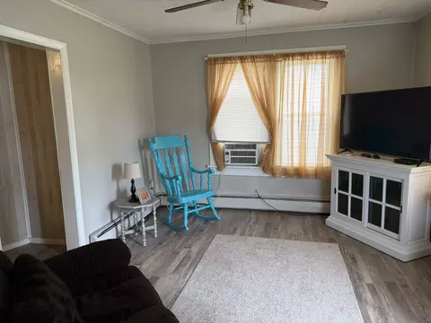 Living - 438 Anderson St, Centralia, IL 62801 photo 1 of 3