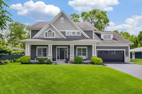 722 Bridle Ln, Wheaton, IL 60187
