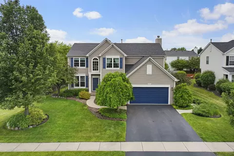 350 Kestrel Ln, Lindenhurst, IL 60046