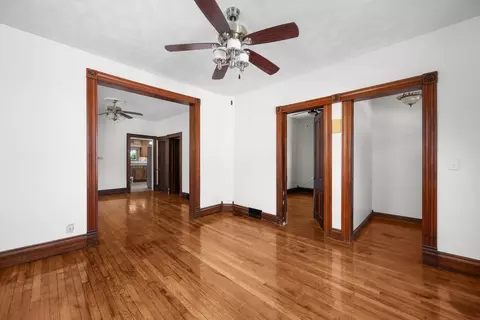 Living - 811 15th Street B, Moline, IL 61265 photo 4 of 6